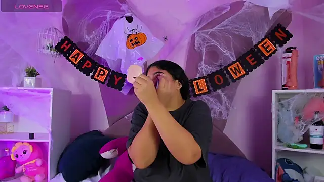 Amanda Moore online show from October 2025 04:23:02 AM