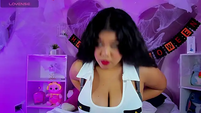 Amanda Moore online show from October 2025 04:14:01 AM