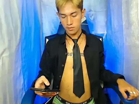 Snapshot of riks_tyler chatting on November 2025 11:32:01 AM riks tyler online show from November 2025 11:32:01 AM