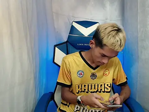 Snapshot of riks_tyler chatting on December 2025 07:48:01 AM riks tyler online show from December 2025 07:48:01 AM