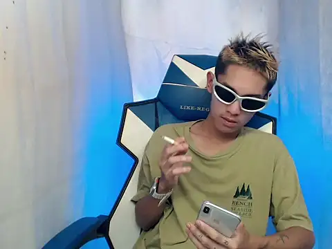 Snapshot of riks_tyler chatting on December 2025 01:56:02 AM riks tyler online show from December 2025 01:56:02 AM