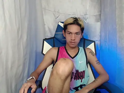 Snapshot of riks_tyler chatting on February 2026 02:43:01 PM riks tyler online show from February 2026 02:43:01 PM