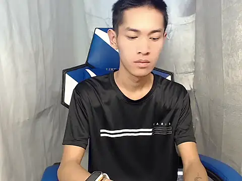 Snapshot of riks_tyler chatting on March 2026 03:45:02 AM riks tyler online show from March 2026 03:45:02 AM