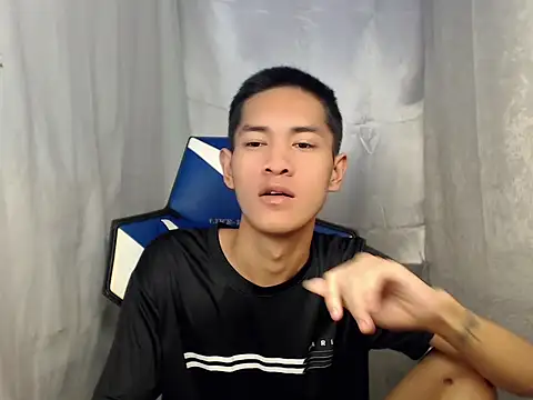 Snapshot of riks_tyler chatting on March 2026 05:44:01 AM riks tyler online show from March 2026 05:44:01 AM