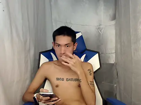 Snapshot of riks_tyler chatting on March 2026 04:10:01 PM riks tyler online show from March 2026 04:10:01 PM