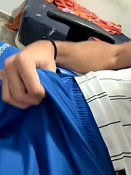 aavrdvh33 online show from September 2025 06:57:02 PM