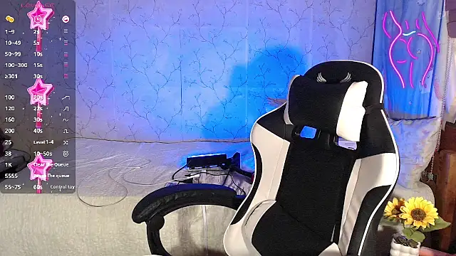 Snapshot of TssluttyNikka chatting on March 2026 10:32:01 PM TssluttyNikka online show from March 2026 10:32:01 PM