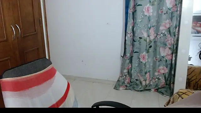 alejandralatina online show from September 2025 04:04:02 AM