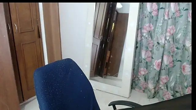 alejandralatina online show from June 2026 03:50:02 AM
