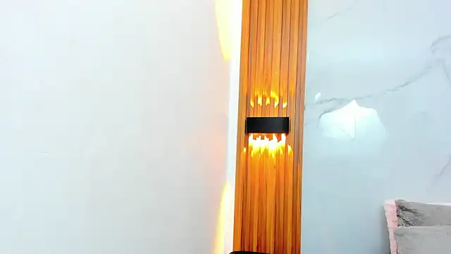 Snapshot of IsabellaMonet chatting on December 2025 11:04:02 AM IsabellaMonet online show from December 2025 11:04:02 AM