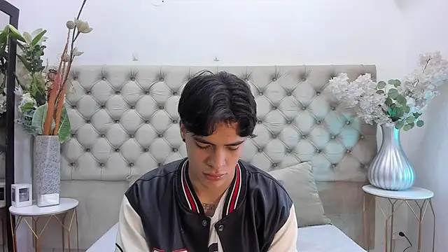 BenitoSaenz online show from December 2025 12:09:01 PM