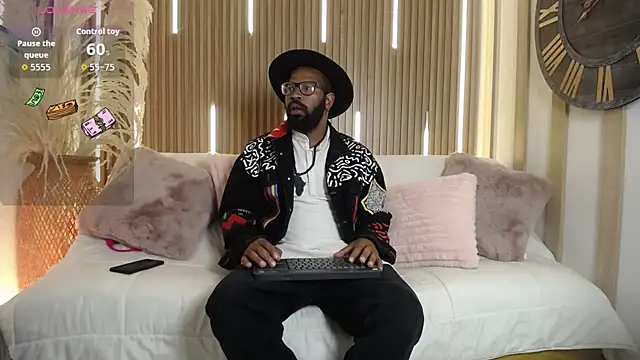 Snapshot of King_Malik chatting on September 2025 01:14:02 PM King Malik online show from September 2025 01:14:02 PM