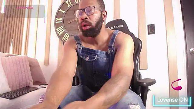 Snapshot of King_Malik chatting on September 2025 01:27:01 PM King Malik online show from September 2025 01:27:01 PM