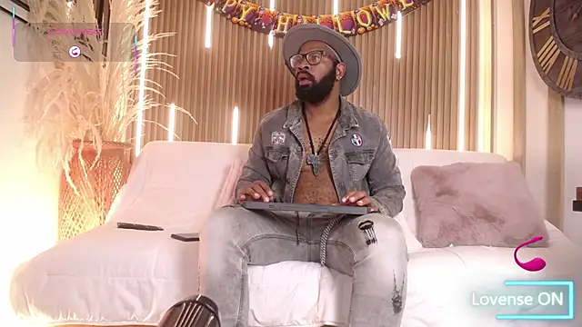 Snapshot of King_Malik chatting on October 2025 01:01:01 PM King Malik online show from October 2025 01:01:01 PM