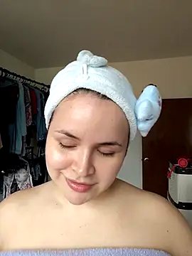 SeleneLuminari8 online show from May 2026 04:04:02 PM