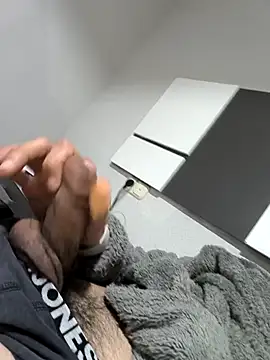 Snapshot of Franmrd95 chatting on March 2026 04:16:01 AM Franmrd95 online show from March 2026 04:16:01 AM