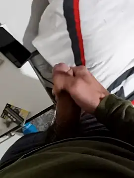 Snapshot of Franmrd95 chatting on March 2026 02:17:01 AM Franmrd95 online show from March 2026 02:17:01 AM