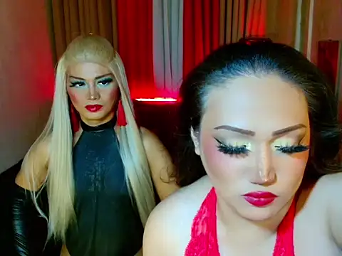 Snapshot of LillyLoveYou chatting on July 2026 02:31:01 PM LillyLoveYou online show from July 2026 02:31:01 PM