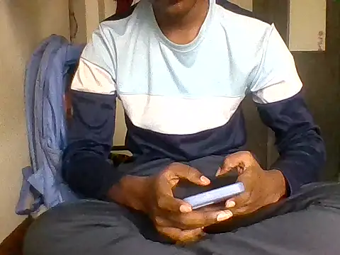 Snapshot of princemaheshboblover chatting on October 2025 10:34:02 AM princemaheshboblover online show from October 2025 10:34:02 AM