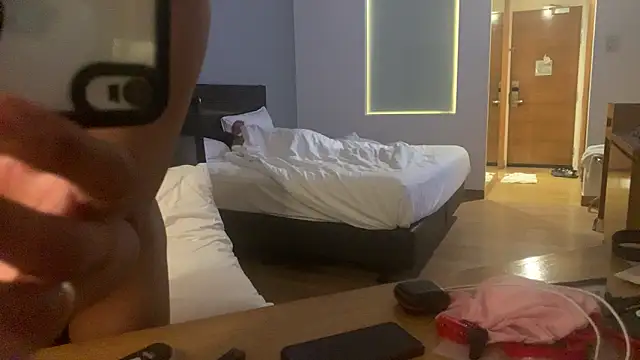 Ayie1822xh online show from February 2026 10:06:02 PM