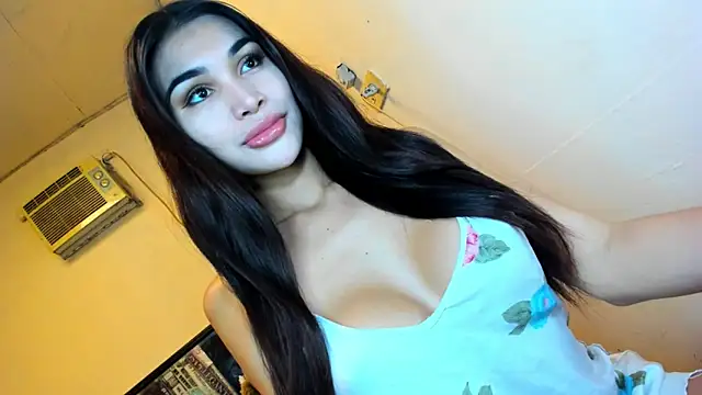 Snapshot of Ms_Monica chatting on May 2026 05:01:02 AM Ms Monica online show from May 2026 05:01:02 AM