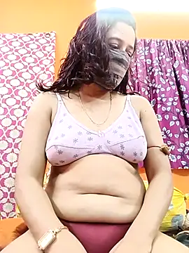 Hotpuja25 online show from April 2026 04:17:01 AM