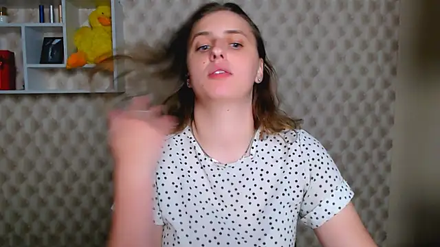 AmandaDimond  online show from May 2026 02:45:01 PM