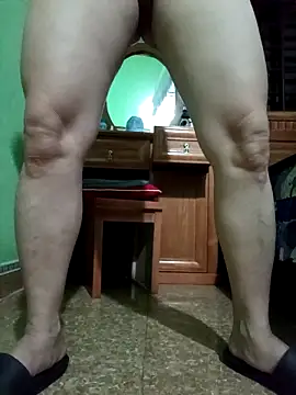 SexyQueen99 online show from May 2026 09:42:01 PM