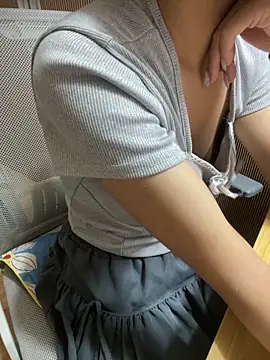 Snapshot of Mina048 chatting on May 2026 07:25:01 AM Mina048 online show from May 2026 07:25:01 AM