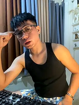 xshyboyx online show from December 2025 12:03:02 PM