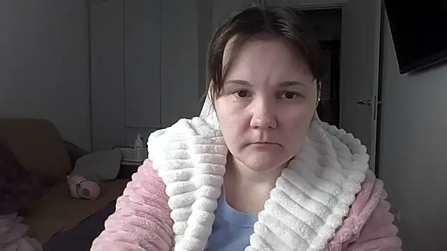 Snapshot of Qaynii chatting on October 2025 02:18:02 PM Qaynii online show from October 2025 02:18:02 PM