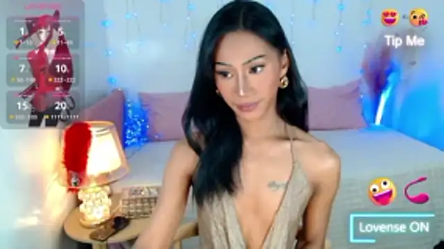 sassylatina online show from December 2025 03:43:01 PM