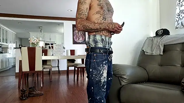 Snapshot of Cnutt310 chatting on October 2025 06:42:01 PM Cnutt310 online show from October 2025 06:42:01 PM