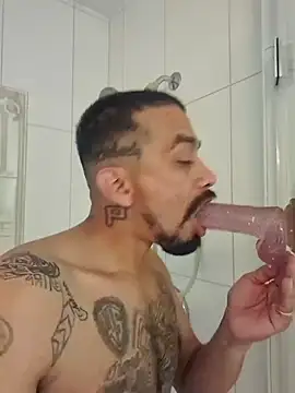 Snapshot of Cnutt310 chatting on November 2025 04:12:01 AM Cnutt310 online show from November 2025 04:12:01 AM