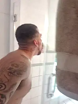 Snapshot of Cnutt310 chatting on November 2025 10:41:02 PM Cnutt310 online show from November 2025 10:41:02 PM