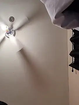 Snapshot of Cnutt310 chatting on February 2026 09:25:02 AM Cnutt310 online show from February 2026 09:25:02 AM