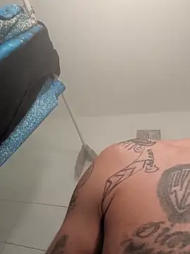 Snapshot of Cnutt310 chatting on February 2026 06:42:01 PM Cnutt310 online show from February 2026 06:42:01 PM