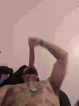 Snapshot of Cnutt310 chatting on March 2026 02:33:02 AM Cnutt310 online show from March 2026 02:33:02 AM