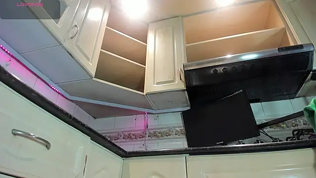 VictoriaPowell online show from October 2025 12:02:02 PM