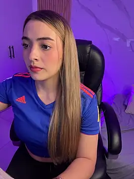 Snapshot of KYLIE_JONES6 chatting on June 2026 04:11:02 AM KYLIE JONES6 online show from June 2026 04:11:02 AM