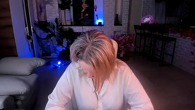 Snapshot of MariemLui chatting on November 2025 03:58:02 PM MariemLui online show from November 2025 03:58:02 PM