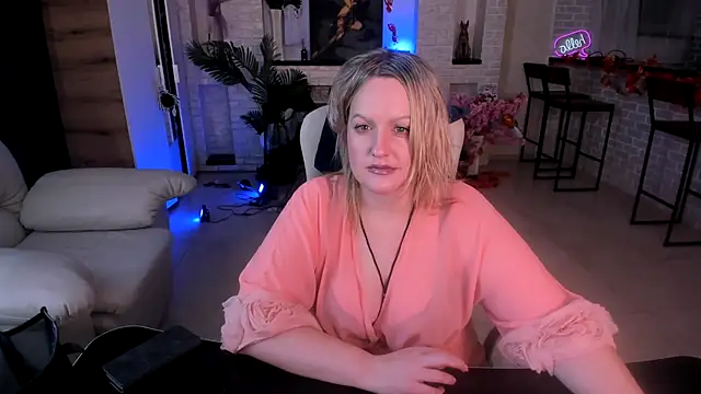 Snapshot of MariemLui chatting on November 2025 03:12:02 PM MariemLui online show from November 2025 03:12:02 PM