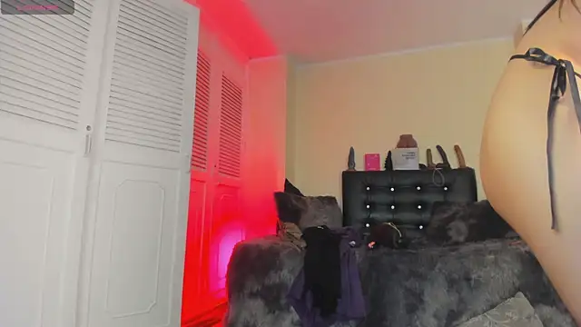 Draculairis online show from September 2025 02:18:02 PM