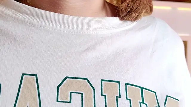 Snapshot of ambar_rosse25 chatting on November 2025 11:32:02 AM ambar rosse25 online show from November 2025 11:32:02 AM