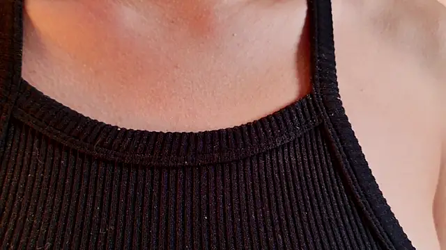 Snapshot of ambar_rosse25 chatting on November 2025 11:36:02 AM ambar rosse25 online show from November 2025 11:36:02 AM