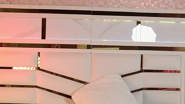 Snapshot of ambar_rosse25 chatting on December 2025 11:48:01 AM ambar rosse25 online show from December 2025 11:48:01 AM