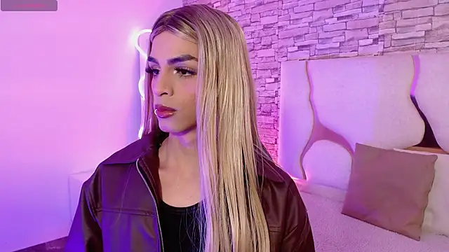 LIHIAN TAY online show from September 2025 03:21:02 AM