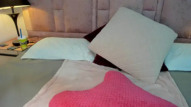 JenniferHills online show from October 2025 06:21:02 AM