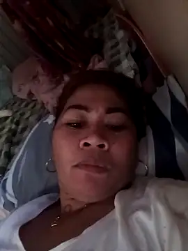 Snapshot of sexybitch_02 chatting on February 2026 02:32:01 AM sexybitch 02 online show from February 2026 02:32:01 AM