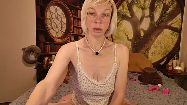 Snapshot of HaileeAtHome chatting on July 2026 11:30:02 AM HaileeAtHome online show from July 2026 11:30:02 AM